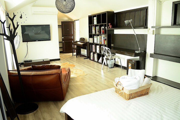 Room 13 of 24