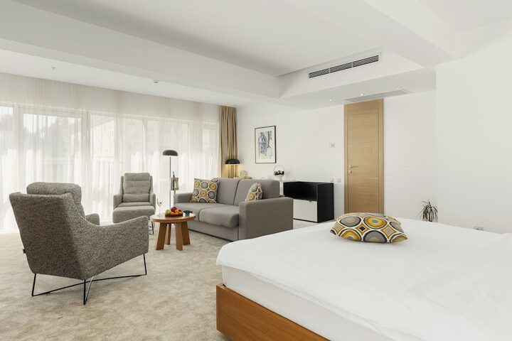 Room 14 of 150