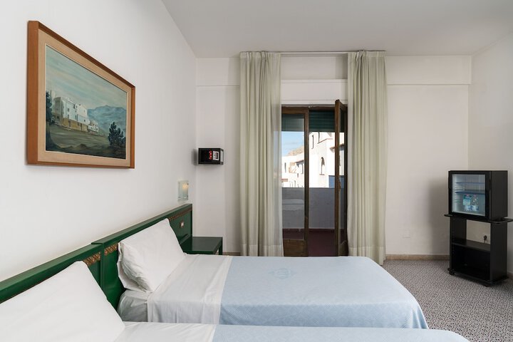 Room 15 of 60