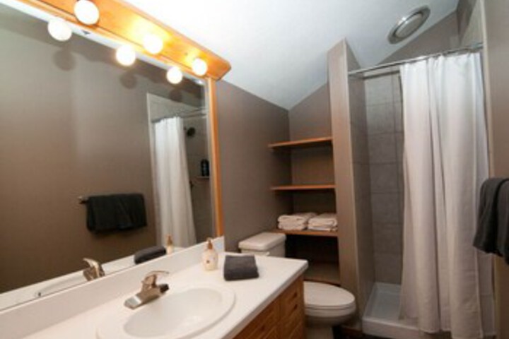 Room 2 of 18
