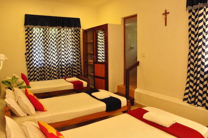 Room 4 of 51