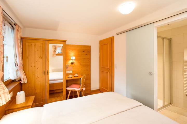 Room 6 of 70