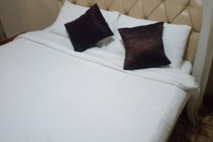Room 4 of 23