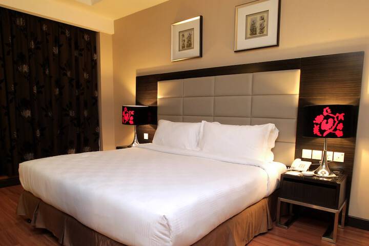 Room 6 of 36