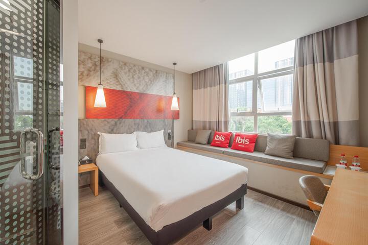 Room 14 of 41