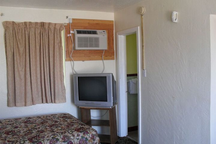 Room 13 of 62