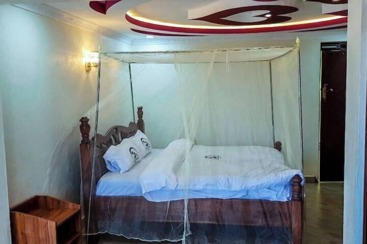 Room 2 of 31