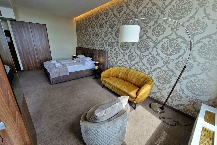 Room 34 of 139
