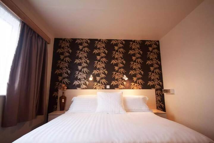 Room 10 of 40