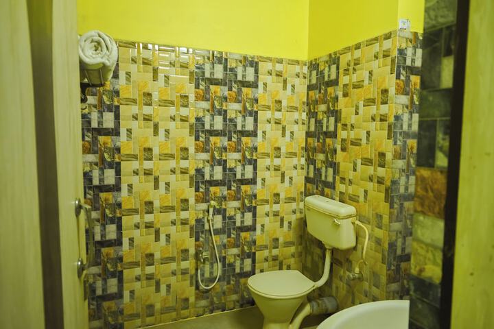 Room 25 of 37