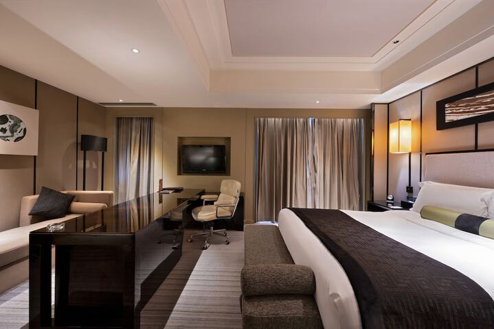 Room 18 of 49