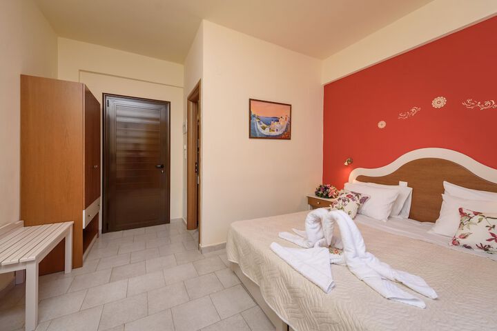 Room 8 of 43