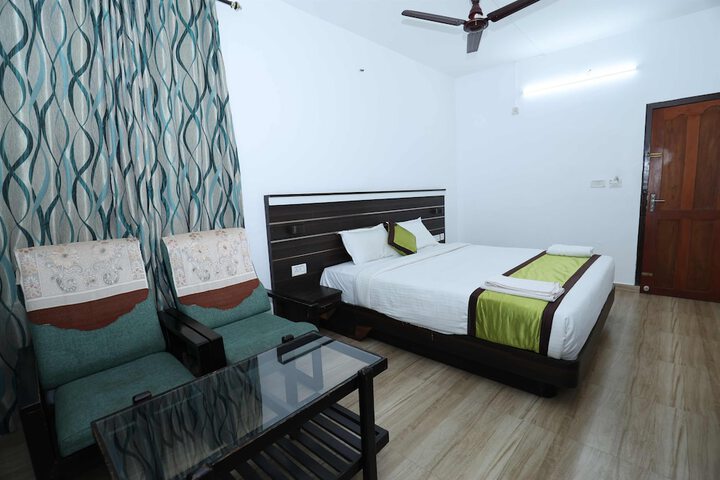 Room 9 of 35