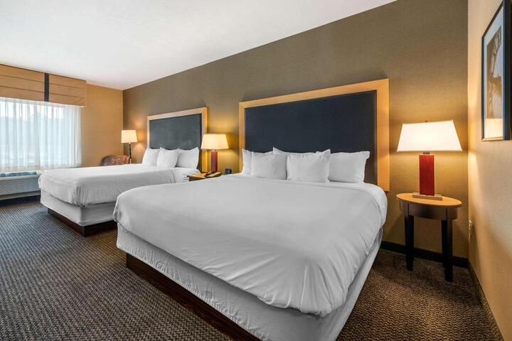 2 King Beds (17 of 30)
