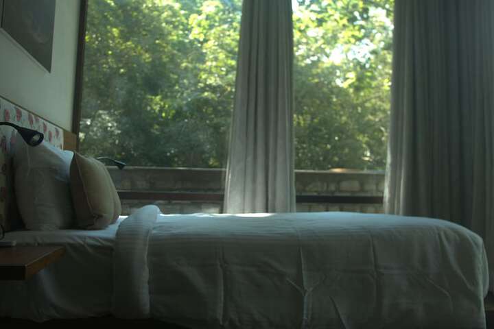 Room 12 of 82