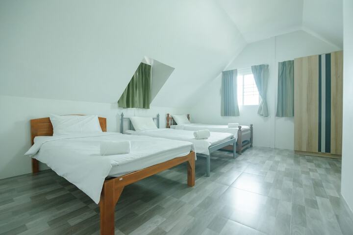Room 40 of 104