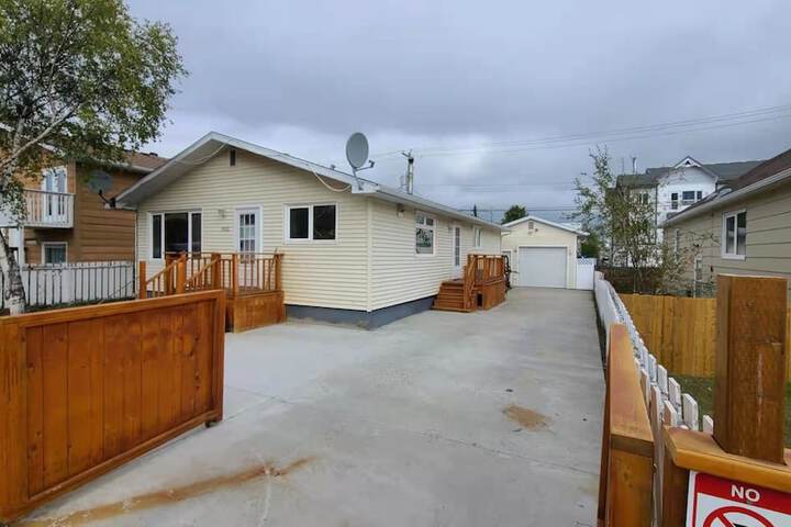 YK Aurora B & B