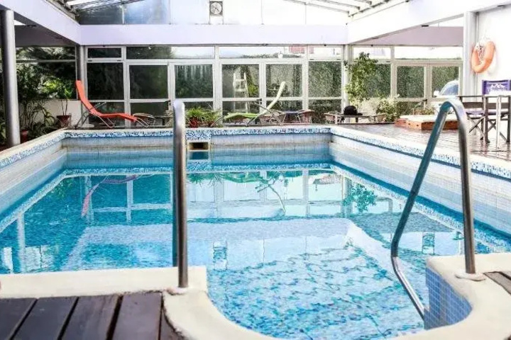 Pools & Facilities