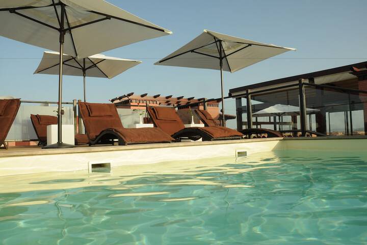 Pool 53 of 70
