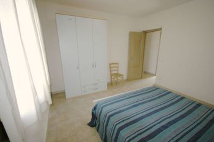 Room 5 of 27