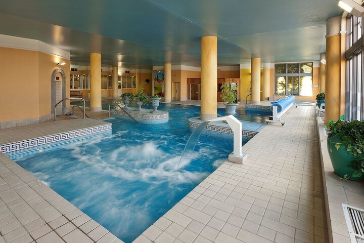 Hotel with Pool