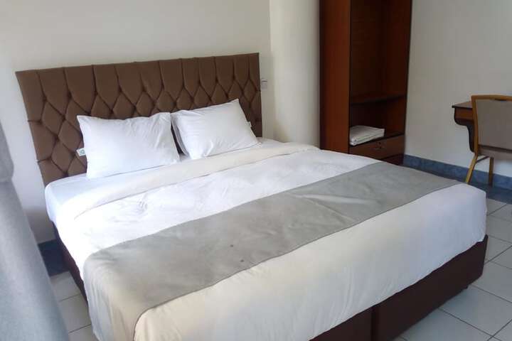 Room 5 of 25