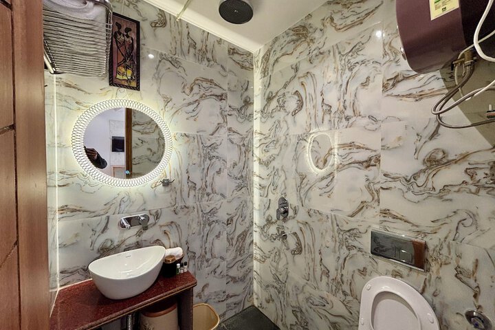 Room 50 of 76