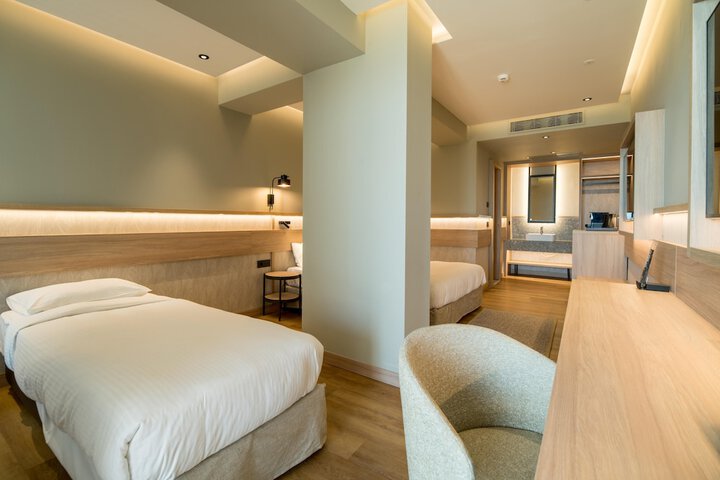 Room 20 of 328
