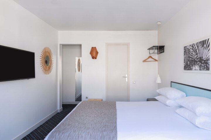 Room 30 of 54