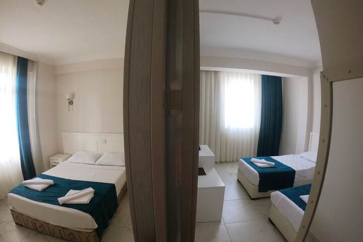 Room 16 of 34
