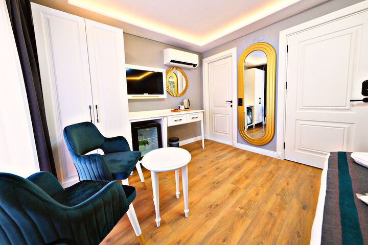 Room 12 of 42