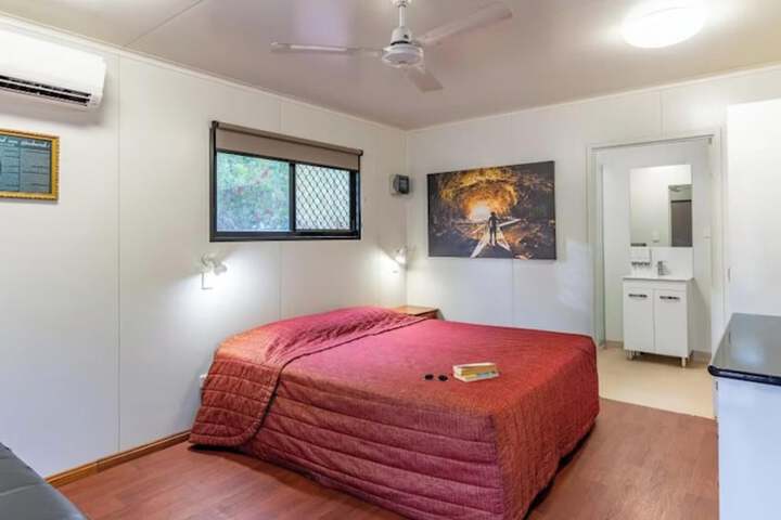 Room 8 of 30