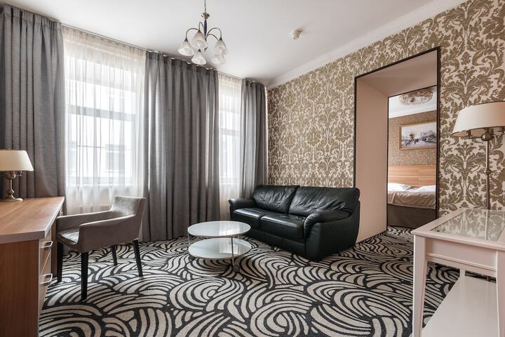 Room 28 of 65