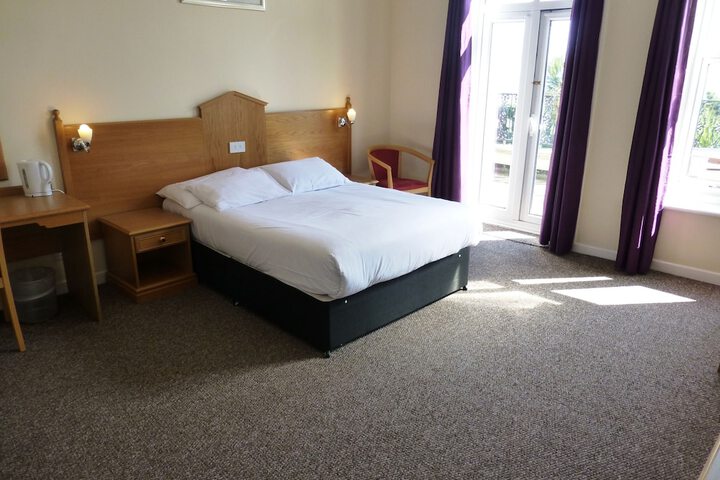 Room 5 of 49