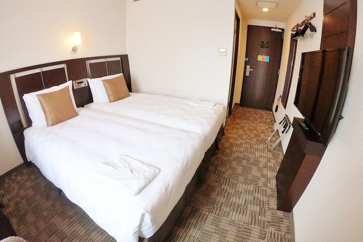 Room 30 of 66