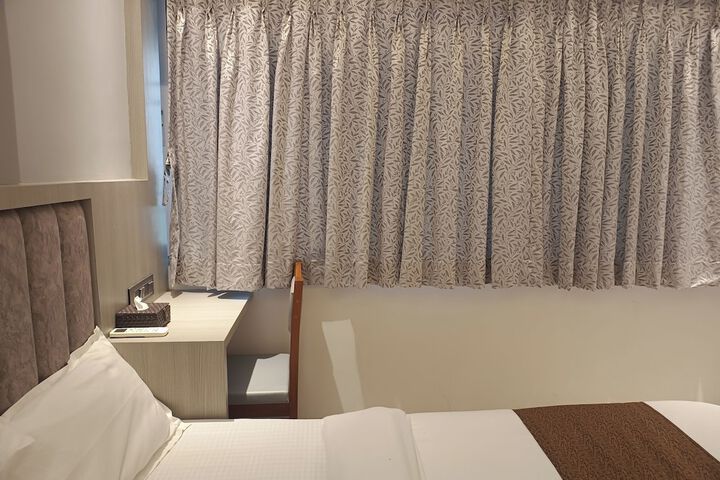 Room 43 of 65