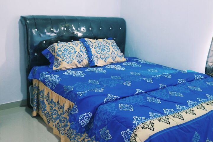 Room 2 of 11