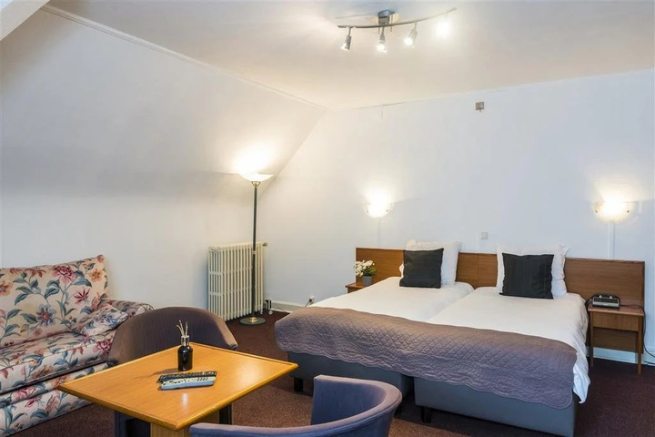 Room 4 of 14
