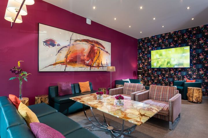Entrance & Lobby