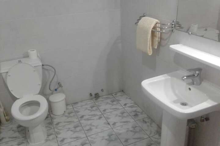 Room 4 of 10