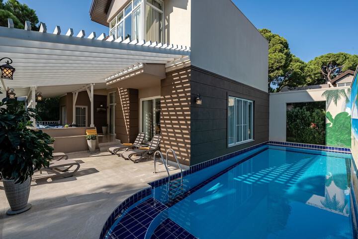 Pool 82 of 225