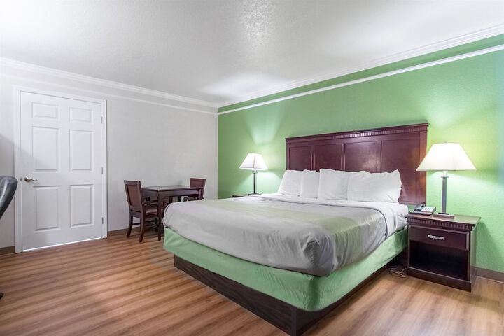 Room 7 of 31