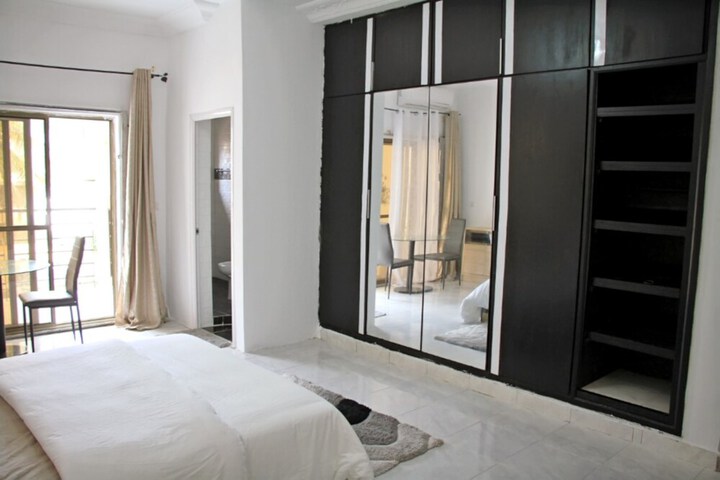 Room 7 of 10