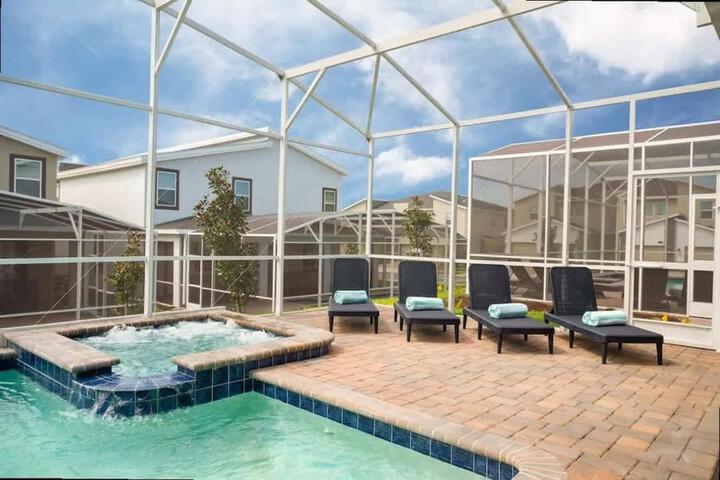 Marvelous 7Bd / 5Ba Family Friendly w/ GameRoom & Pool Close to Disney 1201