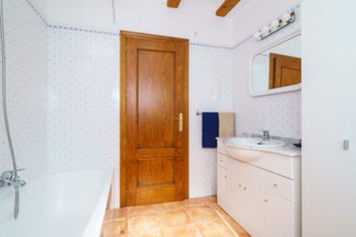 Room 3 of 9
