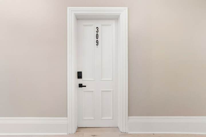 Room 19 of 83