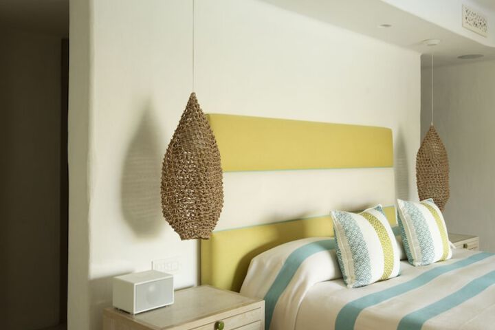 Room 6 of 170