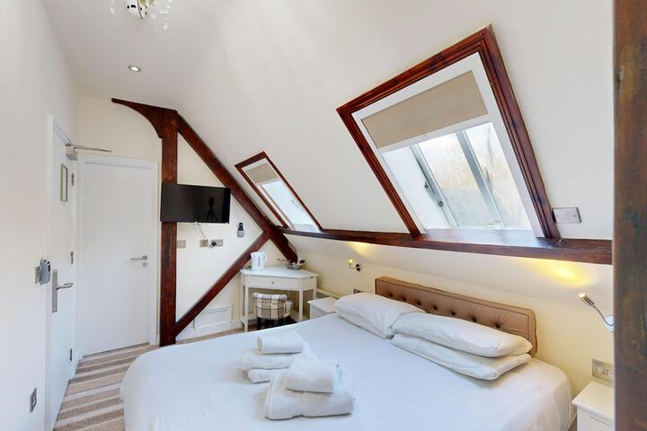 Room 25 of 92