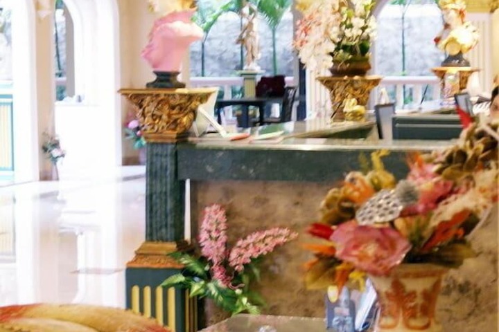 Entrance & Lobby