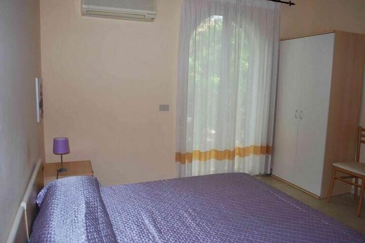 Room 17 of 38